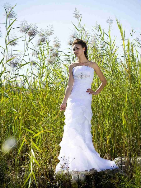 A-line Strapless Organza Wedding Dresses 00101078 A-line Strapless Organza Wedding Dresses 00101078