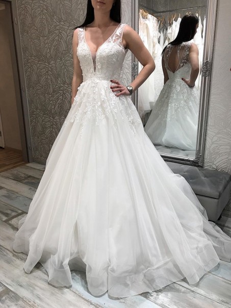 A-Line Lace and Tulle V Neck Wedding Dresses Bridal Gowns 903459